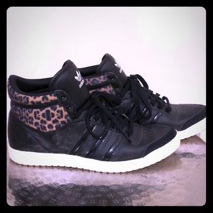 ✨FINAL SALE✨Adidas Leopard Print High-Top Sneaker